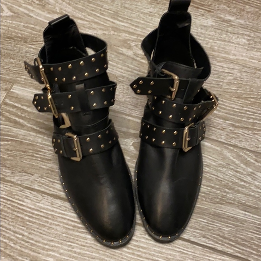 Black boots